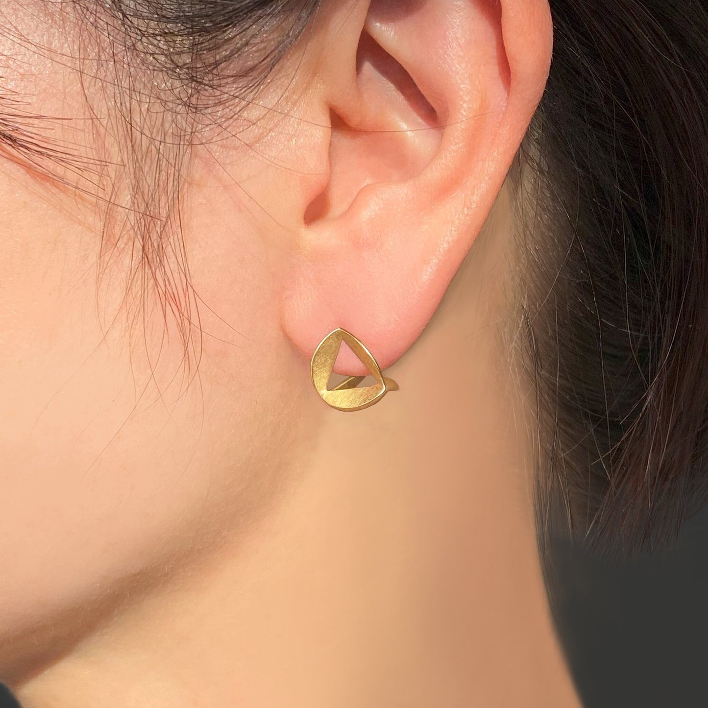 Small Under Wrapping Pleat Earrings
