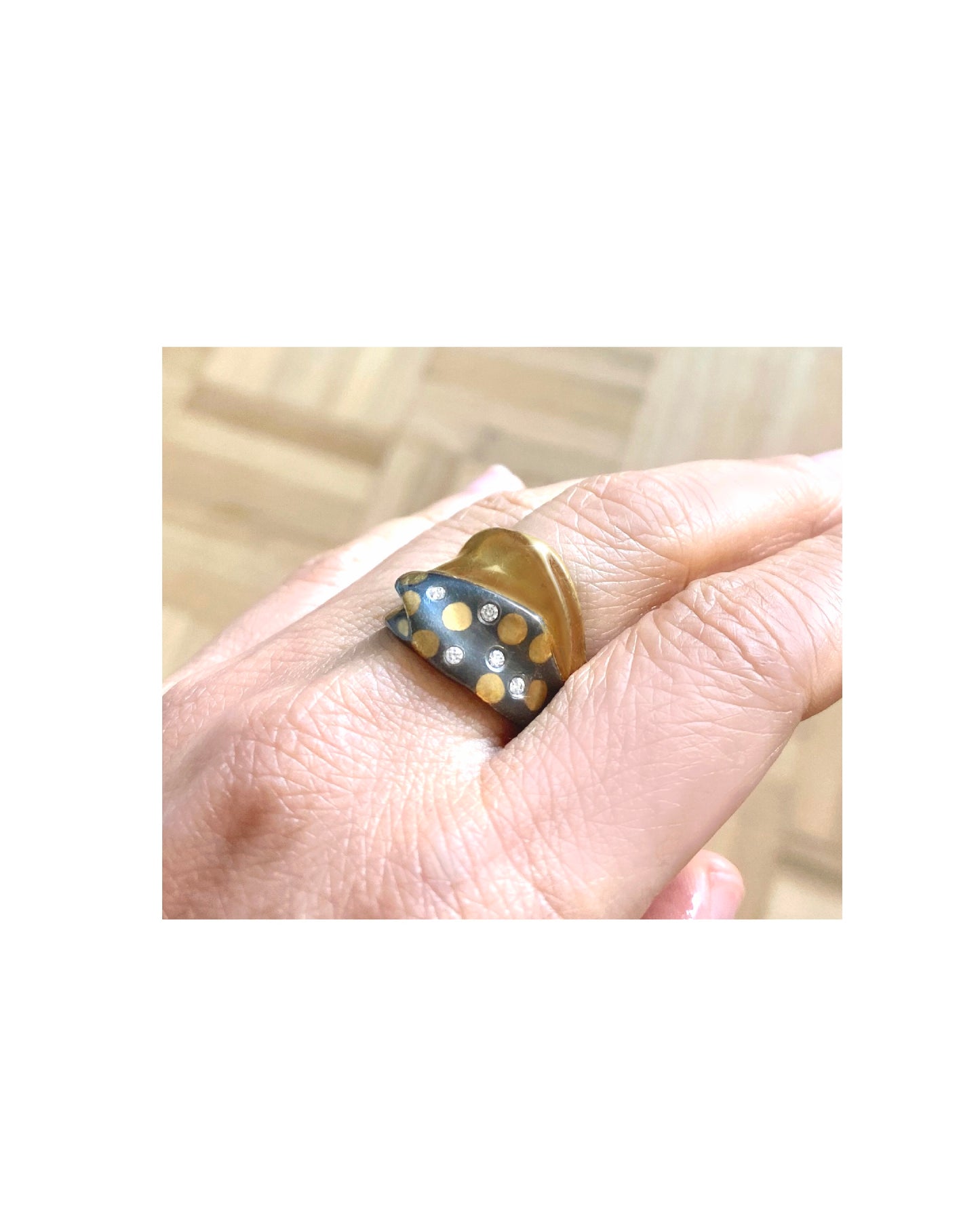 "Time Woven with diamond" Ring